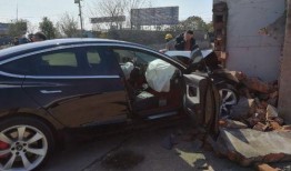 滕州汽车撞墙爆料视频曝光,惊魂瞬间！滕州汽车撞墙事故现场视频曝光